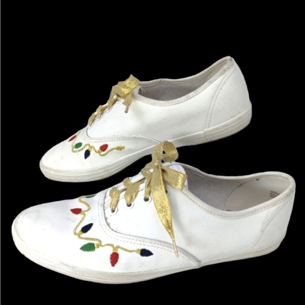 Coasters Flats Sneakers Christmas Holiday Lights White Leather Sz 6.5 Gold Laces